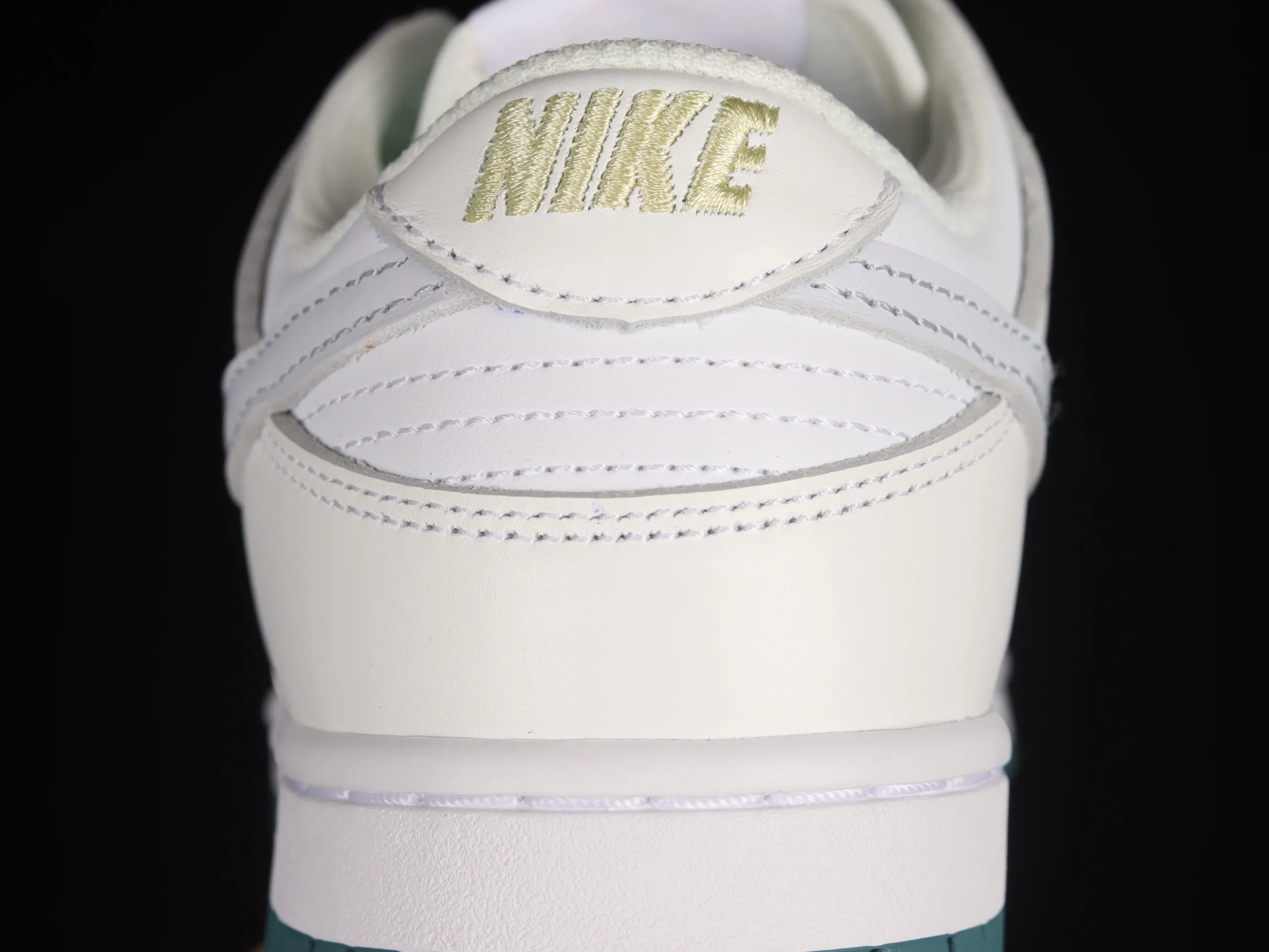 All categories Nk SB Dunk series Nk SB Dunk Low low-top sneakers Nk SB Dunk Low white green SB low-top sports and leisure sneakers FD9911-101